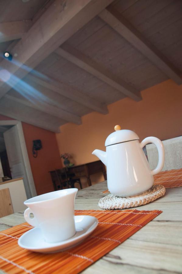 Bed and Breakfast La Chiocciola Momo Exterior foto