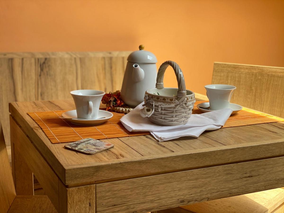Bed and Breakfast La Chiocciola Momo Exterior foto