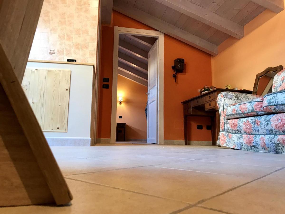 Bed and Breakfast La Chiocciola Momo Exterior foto