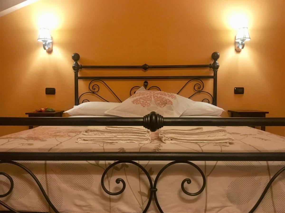 Bed and Breakfast La Chiocciola Momo Exterior foto