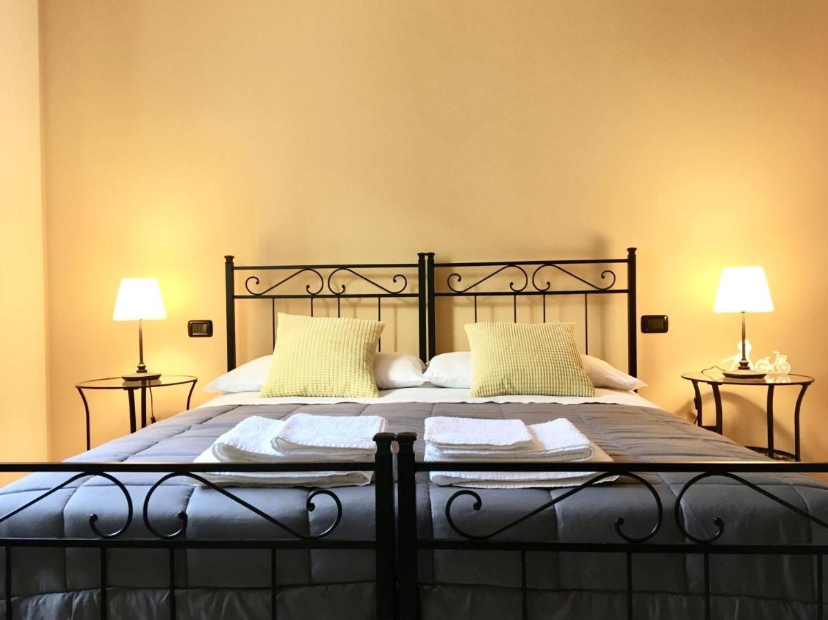 Bed and Breakfast La Chiocciola Momo Exterior foto